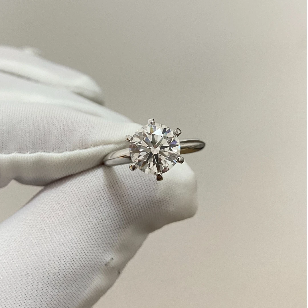 实验室培育钻石铂金金典2克拉经典六爪戒指