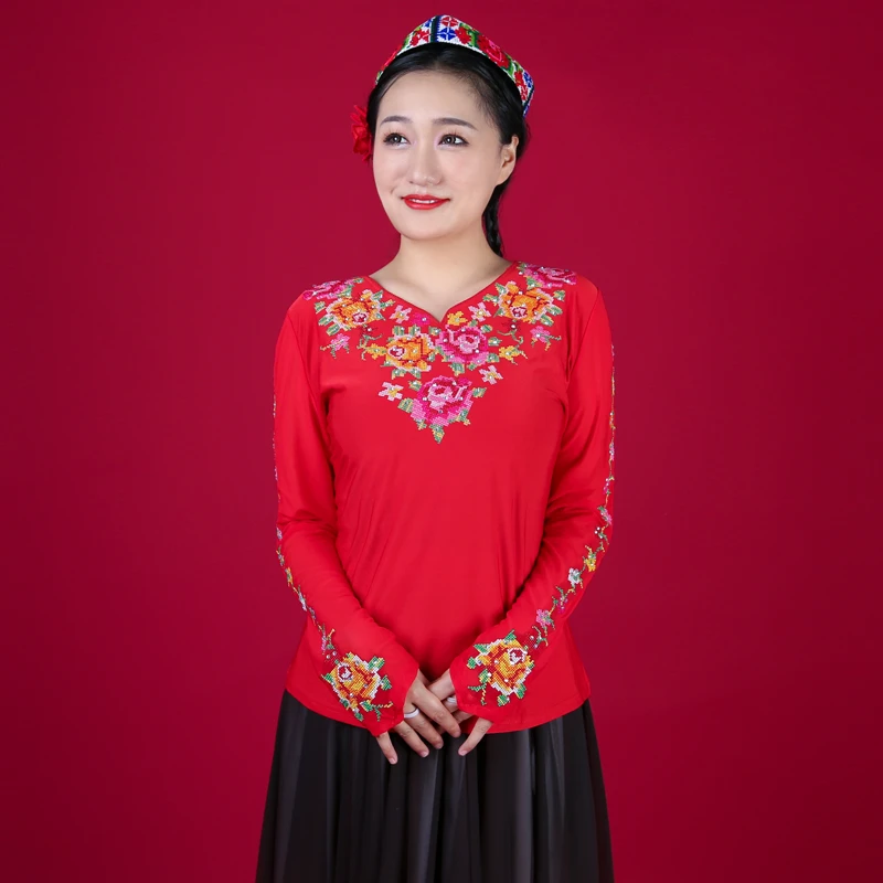 新疆舞蹈服维吾尔族舞蹈重工刺绣透气百搭烫钻牛奶丝上衣