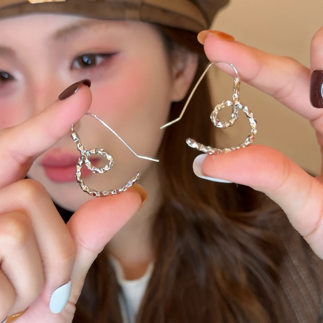 铜合金耳饰 时尚镂空爱心圈圈耳环小众设计气质耳钉个性耳饰