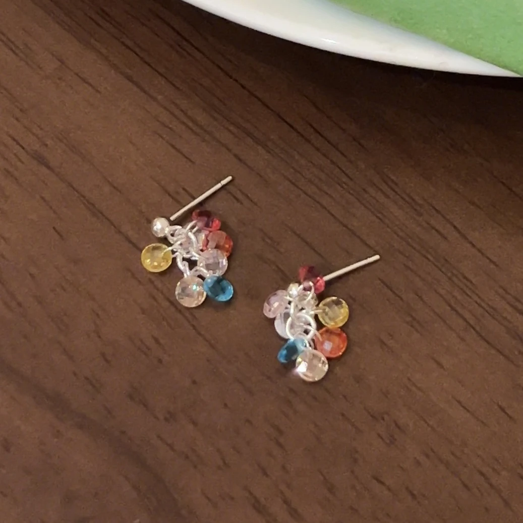 铜合金锆石耳饰 彩色锆石小葡萄串耳钉女小众设计感清新耳饰耳环