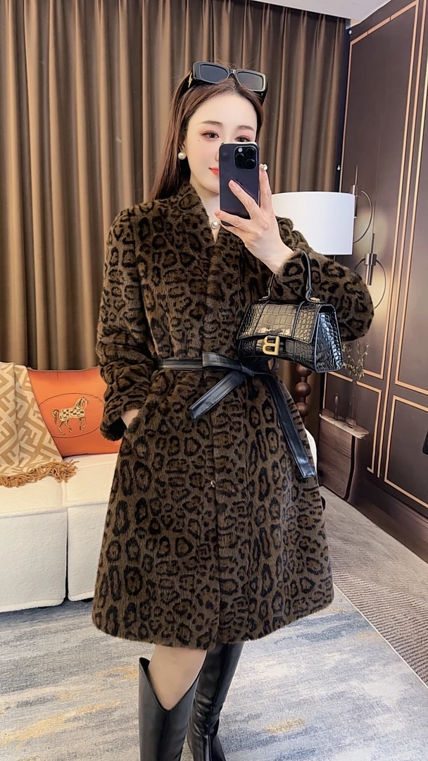 【枫枫家】 新款豹纹中长款轻奢气质皮毛一体时尚外套1000-1