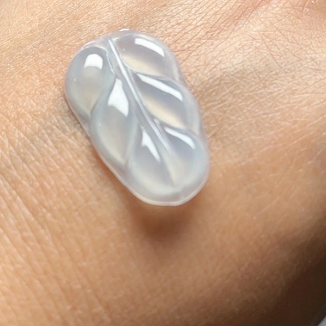 【闪购商品】翡翠吊坠(不含链)未镶嵌