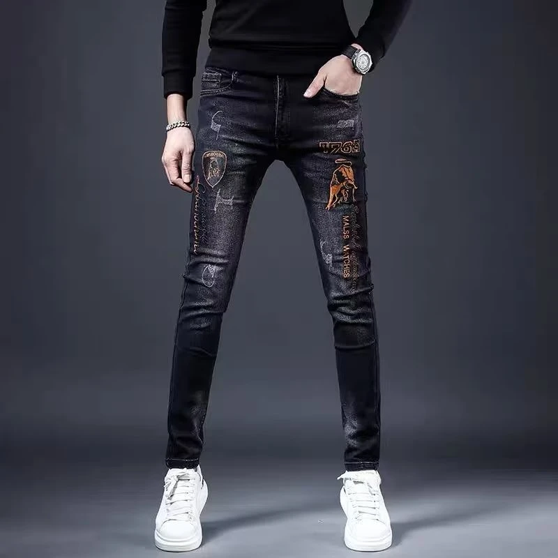 牛仔裤男款爆款2025新款潮牌春秋休闲修身弹力黑色刺绣小脚裤子男