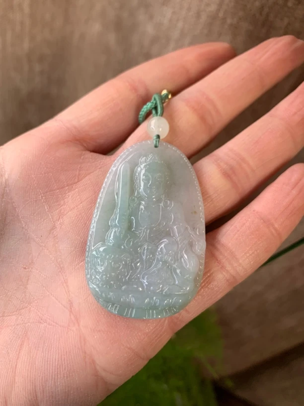 天然A货翡翠吊坠