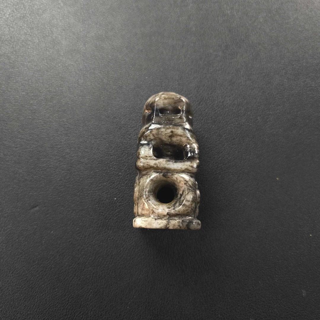 YT1110EZH022 和田玉瑞兽摆件