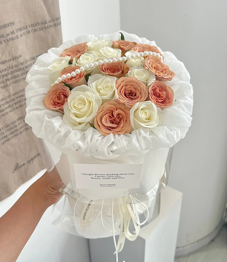 卡布奇诺白玫瑰花束成品花壳带花泥可插16朵