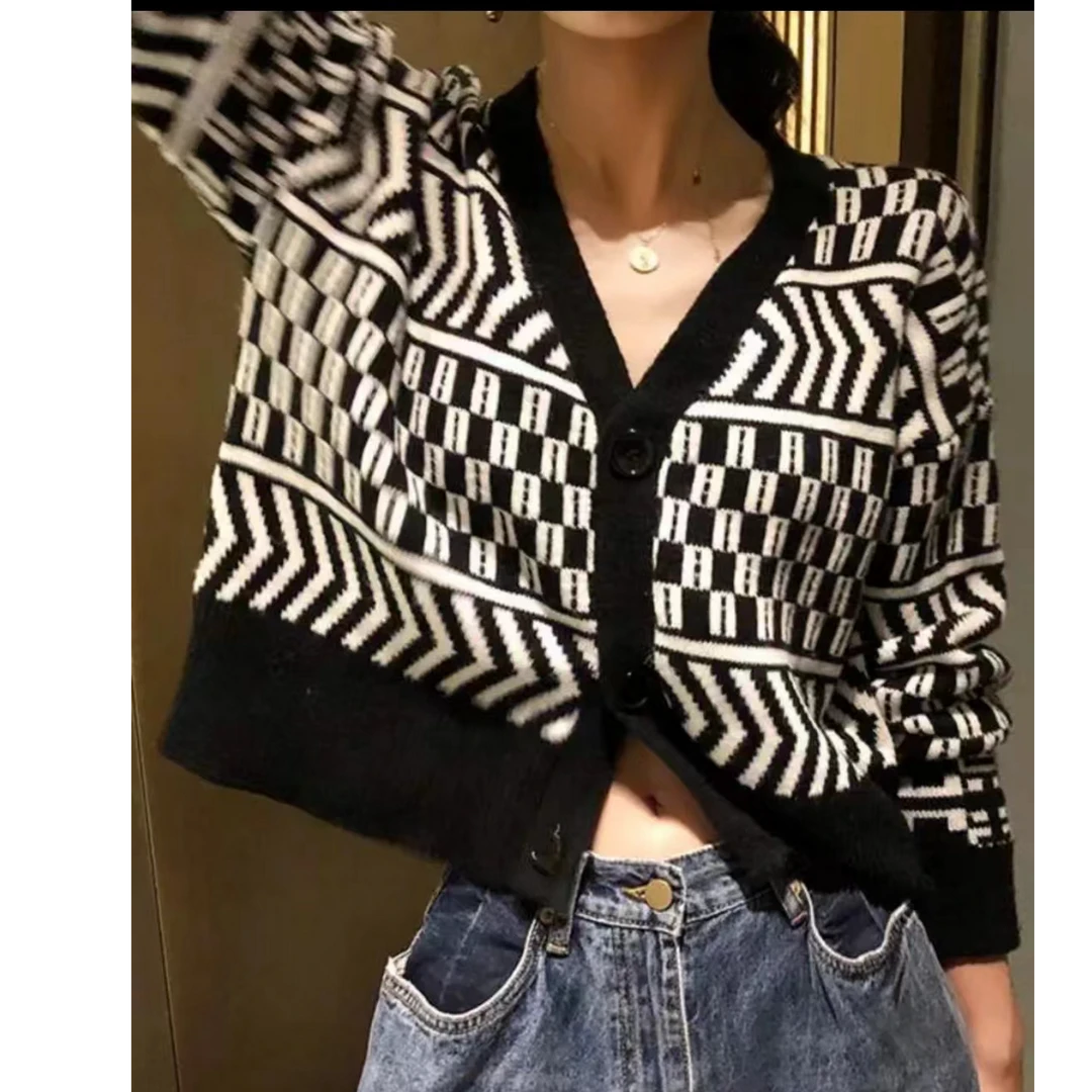 春秋V领黑白格长袖拼接短款针织开衫4443