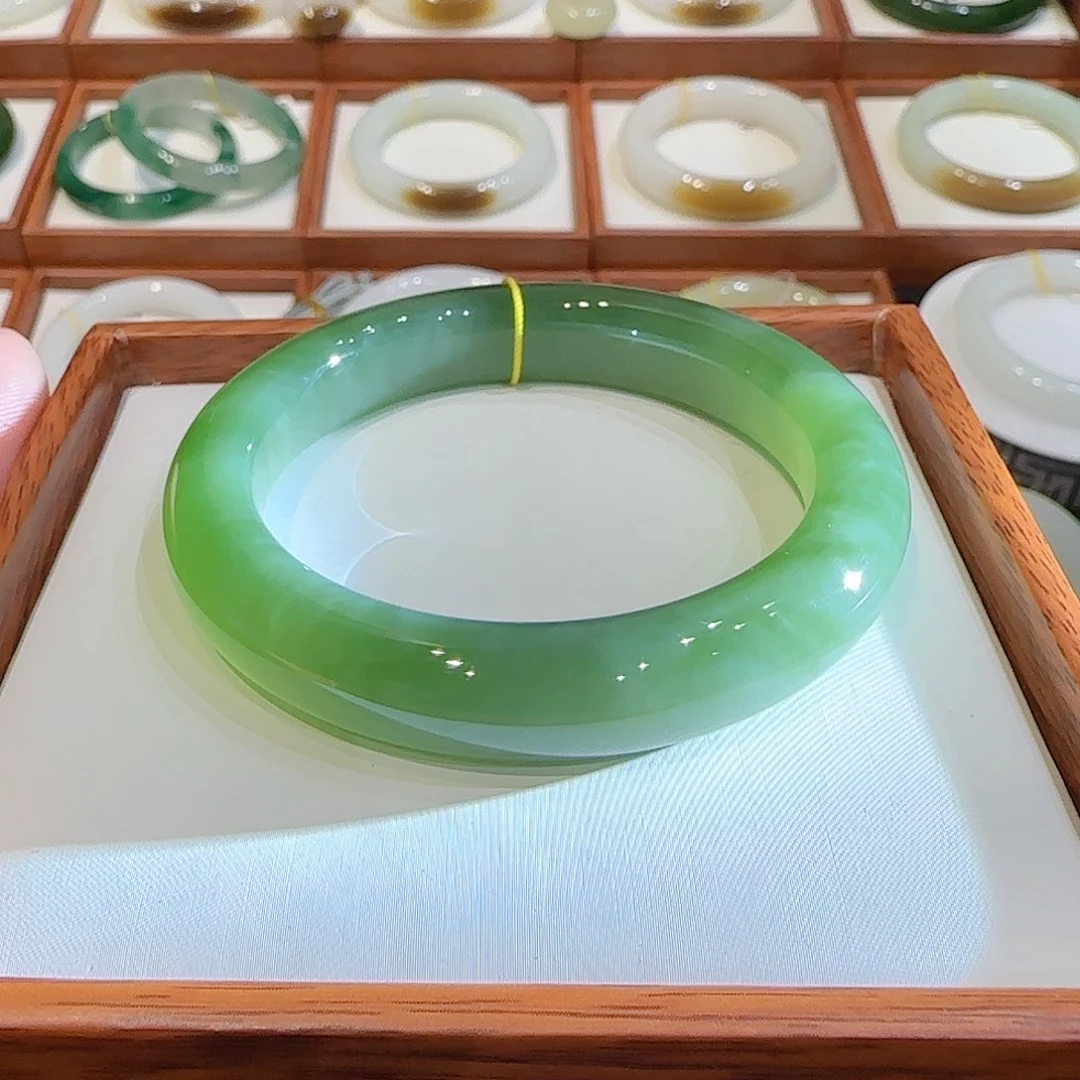 和田玉手镯未镶嵌俄碧白猫粉青51 52 53