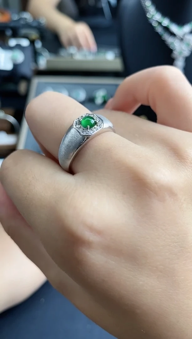 【闪购商品】翡翠戒指银S925镶嵌蛋面