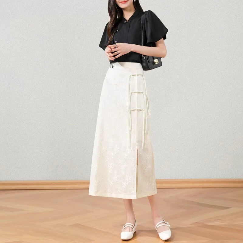 白色新中式半身裙女2024春秋新款高腰a字开叉国风盘扣中长款裙子