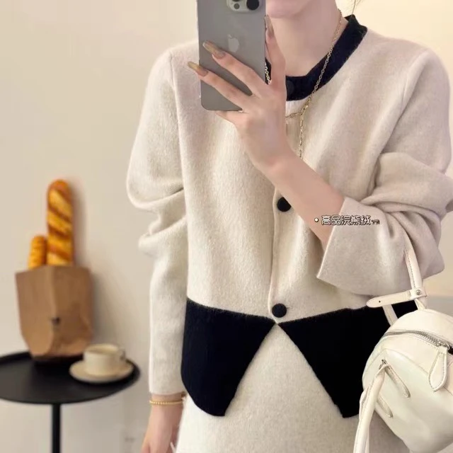 反季特】浣熊绒短毛小香风撞色设计圆领针织小开衫