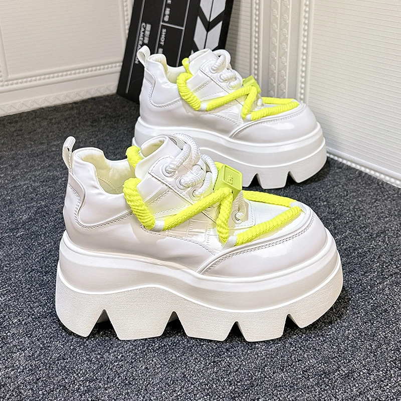 9CM内增高女鞋2024秋季新款百搭爆款厚底小个子网红休闲松糕鞋潮