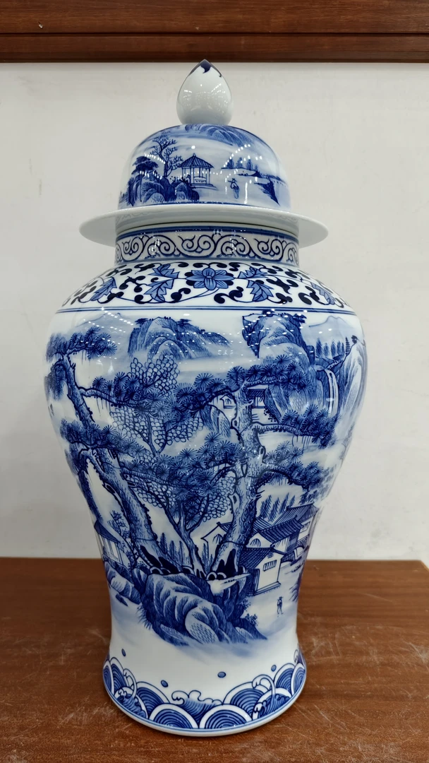 纯手绘工笔青花山水将军罐