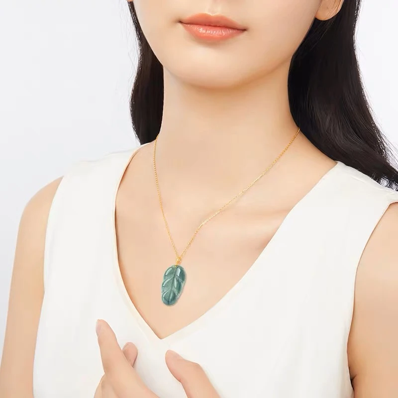 新店补贴 翡翠冰蓝吊坠叶子雕刻精美高冰镶嵌 LG592 多样性发一件