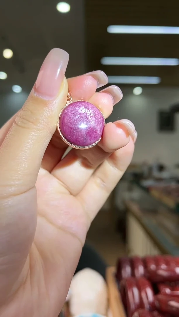 【闪购商品】红宝石颈饰银S925镶嵌红宝石圆牌吊坠