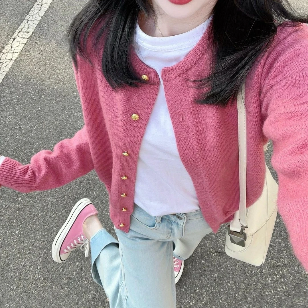 圆领金扣长袖针织开衫2025秋季新款宽松休闲时尚百搭外套女