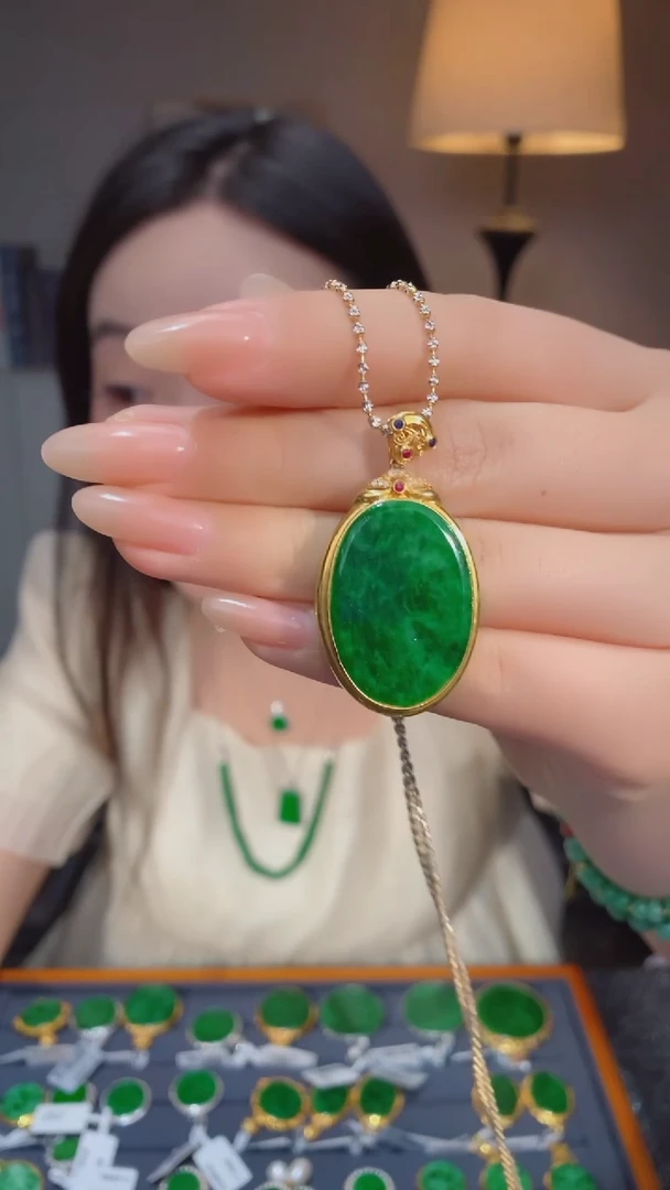 【闪购商品】翡翠吊坠(不含链)18K金镶嵌@@Q9155