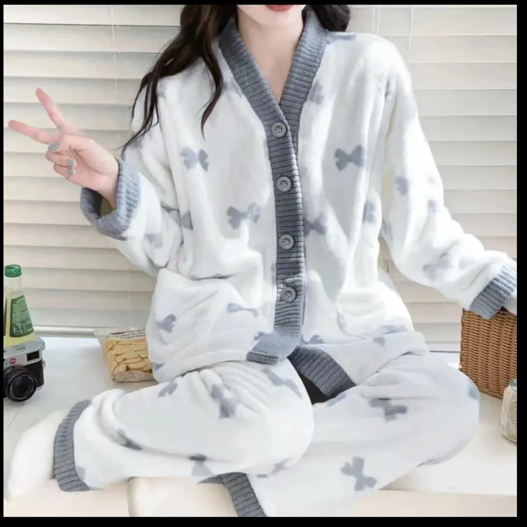 Y01新款秋冬款睡衣北极绒保暖宽松2件套装外穿