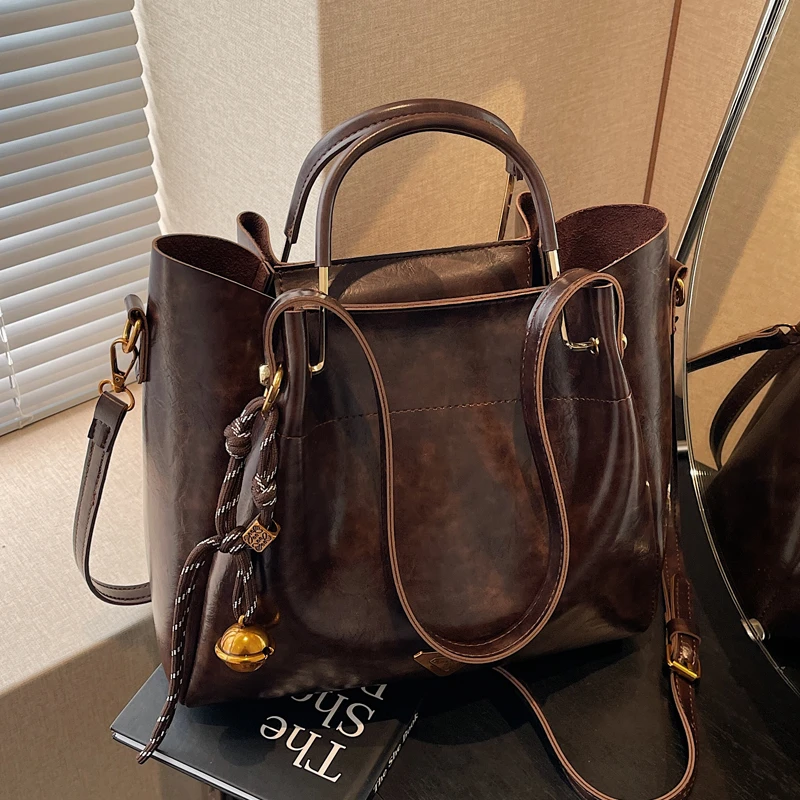 大容量手提通勤大包包女2024新款冬季高级感时尚百搭斜挎包托特包