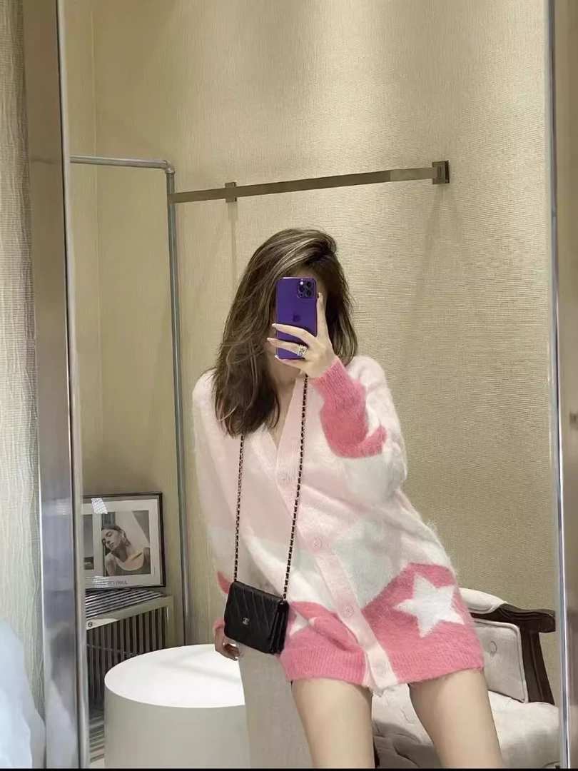 miumiu/谬谬粉色嵌花拼色休闲宽松针织开衫 36码