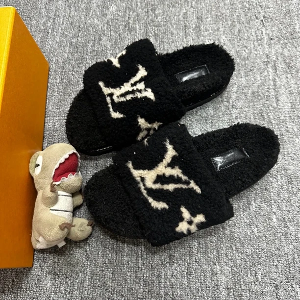 95新 LouisVuitton/路易威登 黑色泰迪老花拖鞋/37码