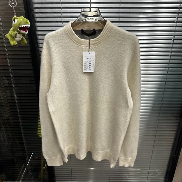 95新 LouisVuitton/路易威登 米色背后满印毛衣/xl码