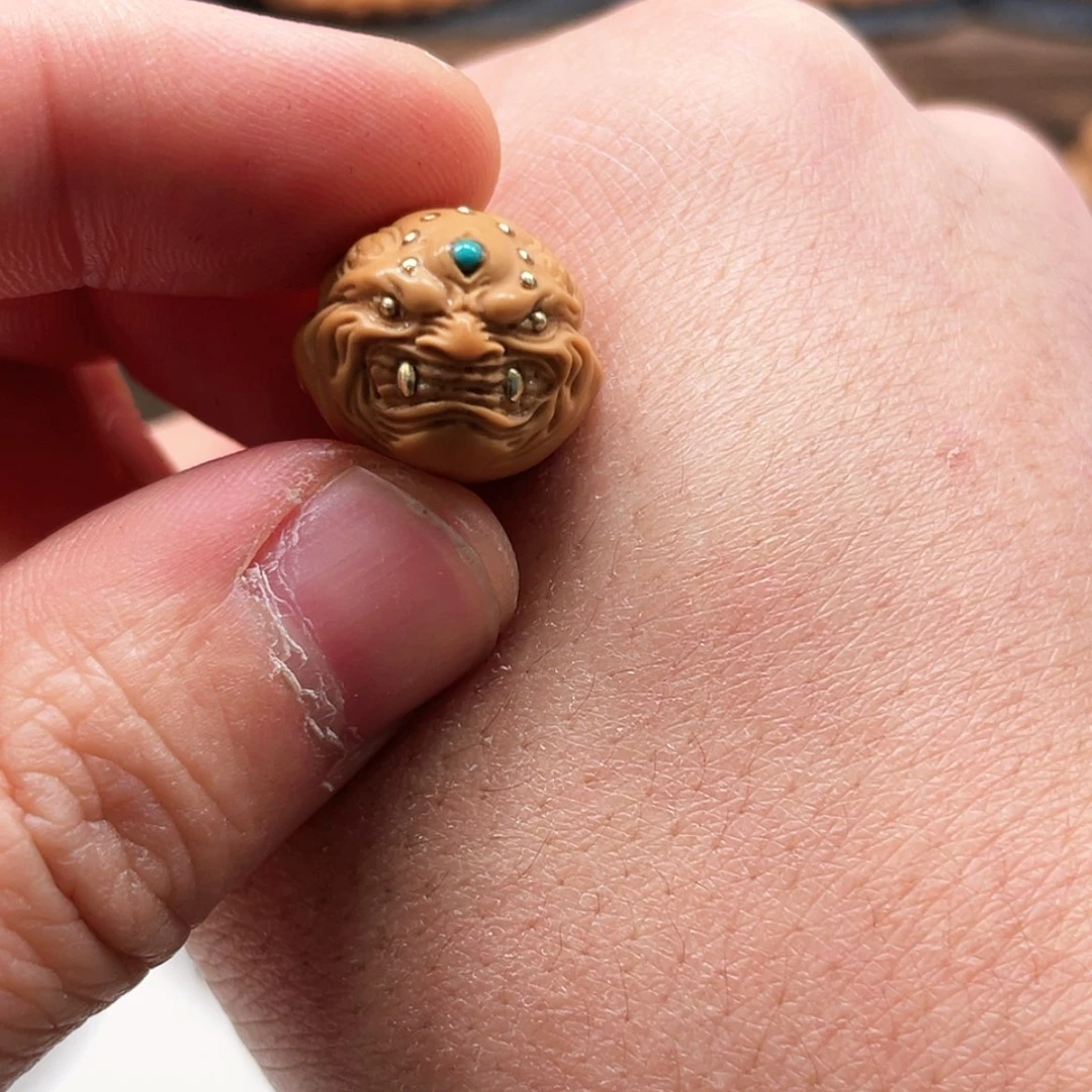 【闪购商品】猴头核桃吊坠纯**）