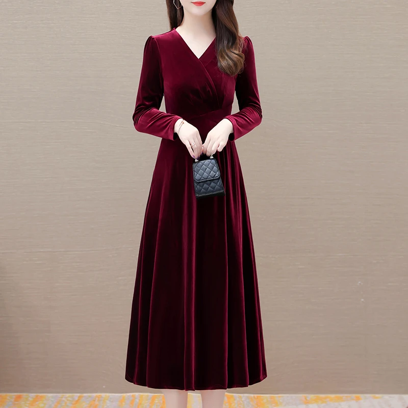 妈妈装金丝绒裙子2025新款秋季女气质V领中长款高级感修身连衣裙