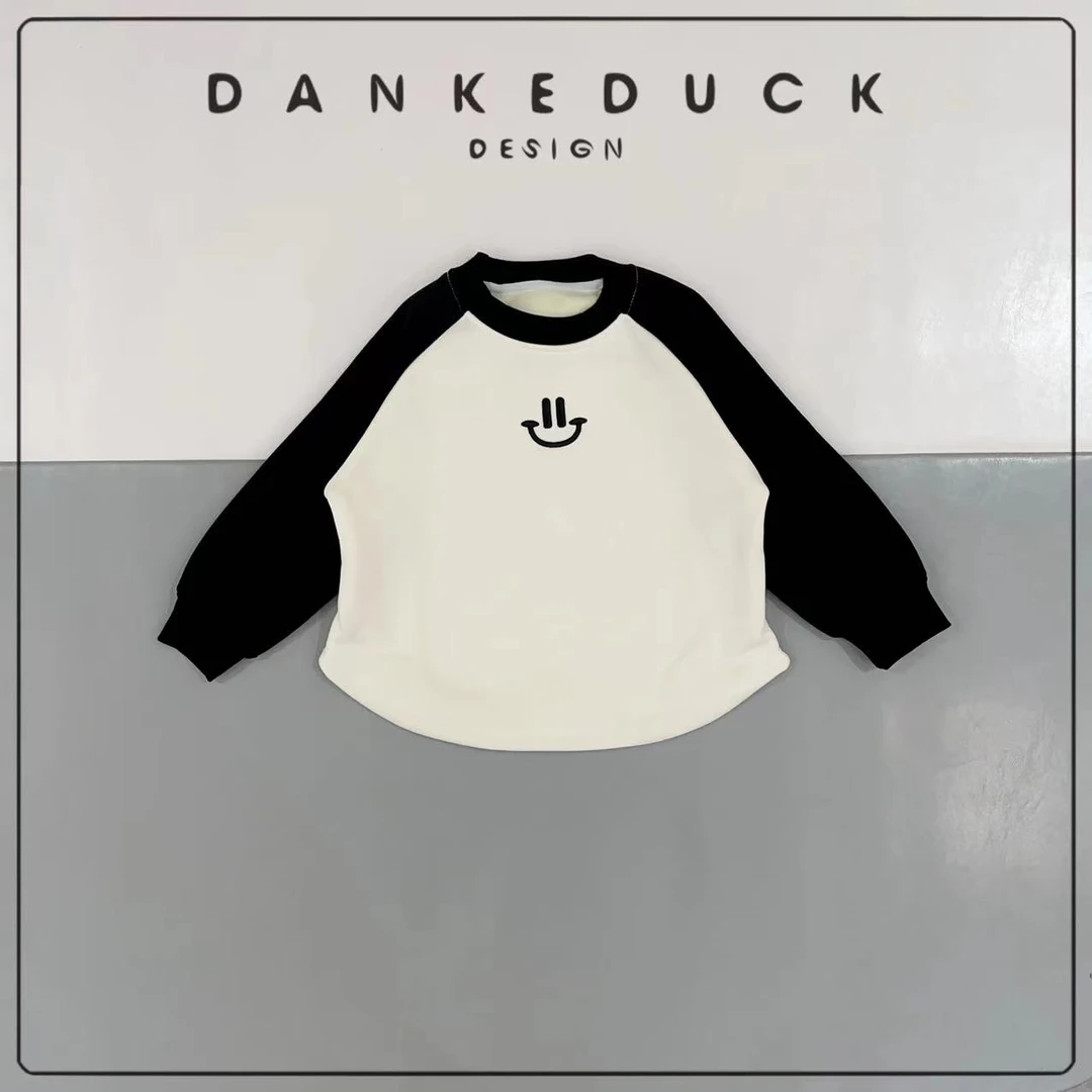 B-1207-（面包）儿童时尚插肩袖长袖加绒卫衣女童笑脸刺绣宽松上衣