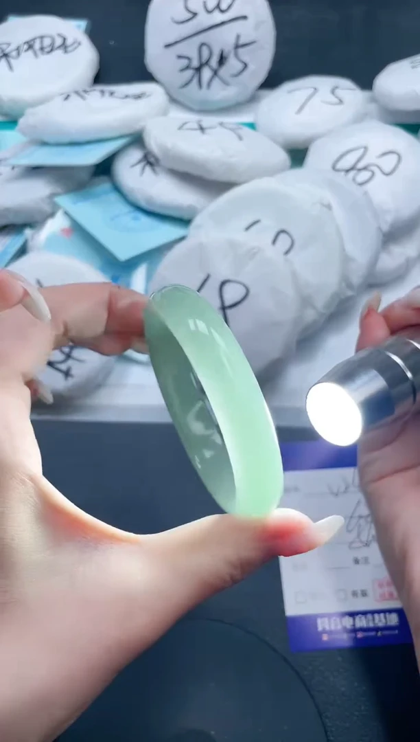 【闪购商品】石英质玉手镯未镶嵌19V245-56