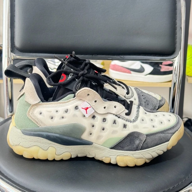 40.5码 Jordan Brand Delta 2 休闲鞋 浅银灰/帆白 公价729 二手