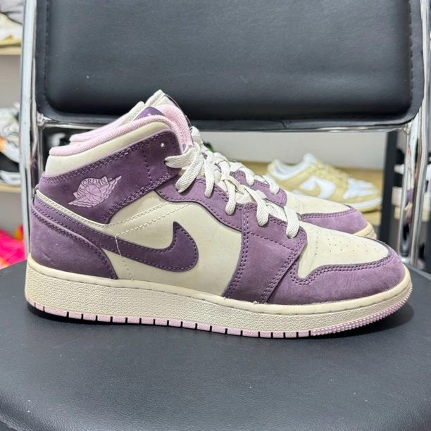 38码Air Jordan 1运动休闲鞋 中帮/粉紫葡萄 二手正品