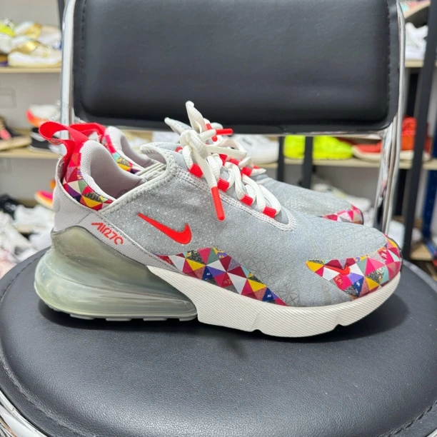 38.5码 Nike Air Max 270 气垫缓震 跑鞋 新年 公价769 二手