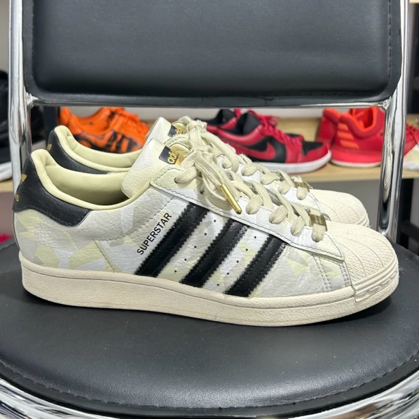 40码 adidas Originals Superstar 板鞋 迷彩暗纹公价899 二手