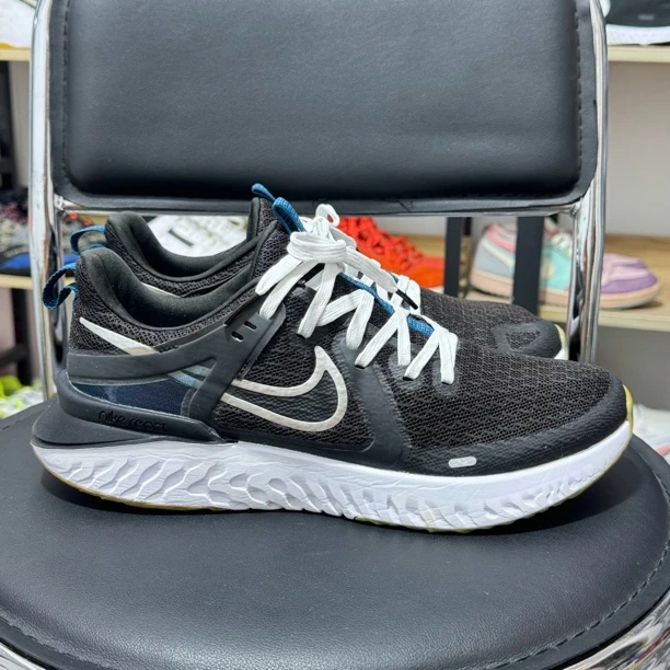 41码 Nike Legend React 2 网面透气 跑鞋 黑白蓝 公价799 二手