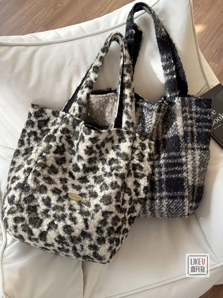 韩系豹纹毛绒慵懒百搭双面两用单肩托特格纹日常通勤秋冬学生包袋