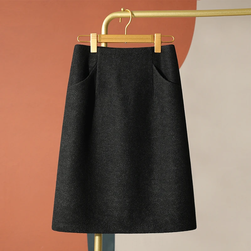 冬季黑色羊毛呢半身裙女2025新款加厚高腰a字裙小个子一步裙半裙