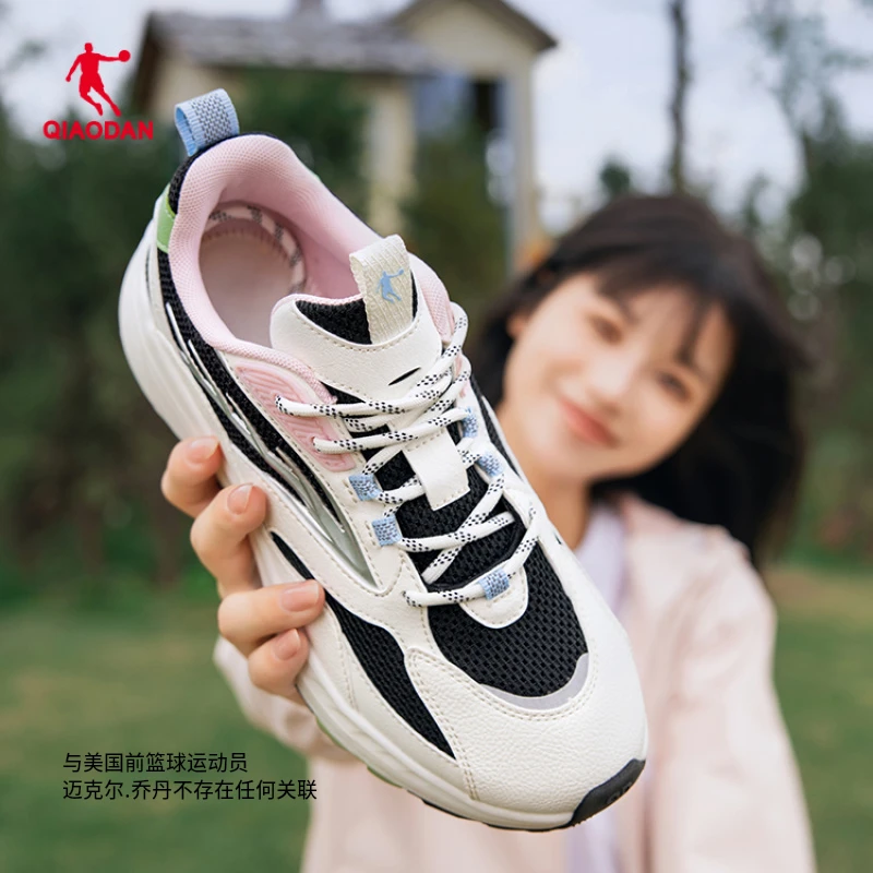 中国乔丹运动鞋女春季专业运动户外百搭生活鞋FM32231906