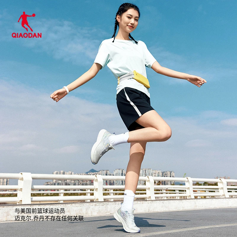【咻5.0】中国乔丹2025年夏季专业运动舒适透气女跑步鞋BM22240216