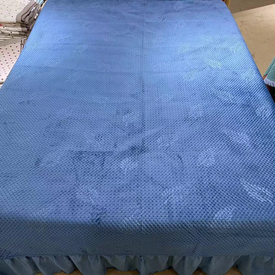 【宝宝绒裙摆深蓝色】宽边压烫花素色床盖 约2.3*2.5冬季夹棉床单炕