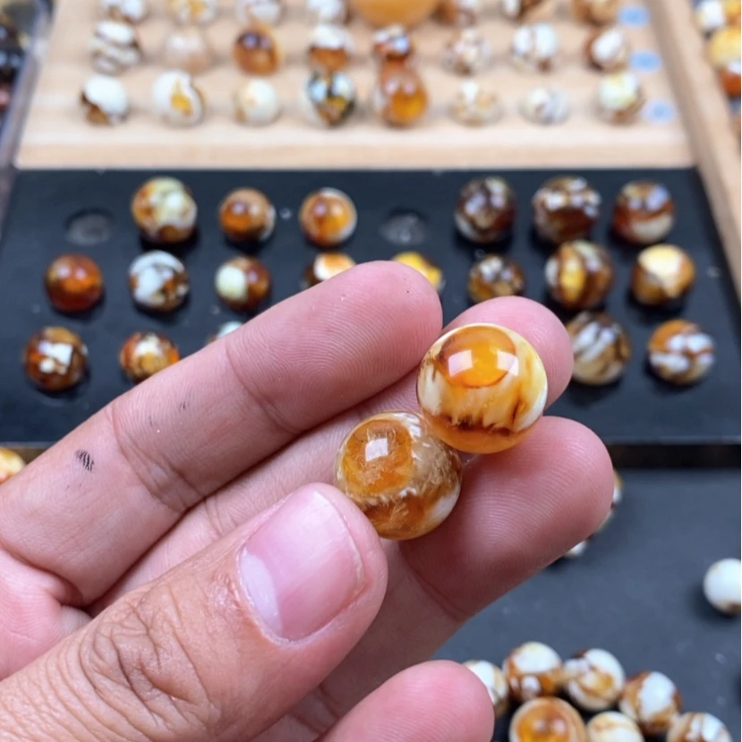 【闪购商品】琥珀裸石未镶嵌邹