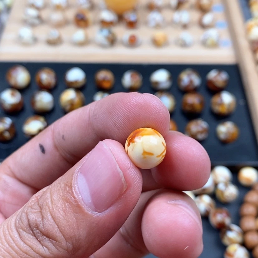 【闪购商品】琥珀裸石未镶嵌社*叨