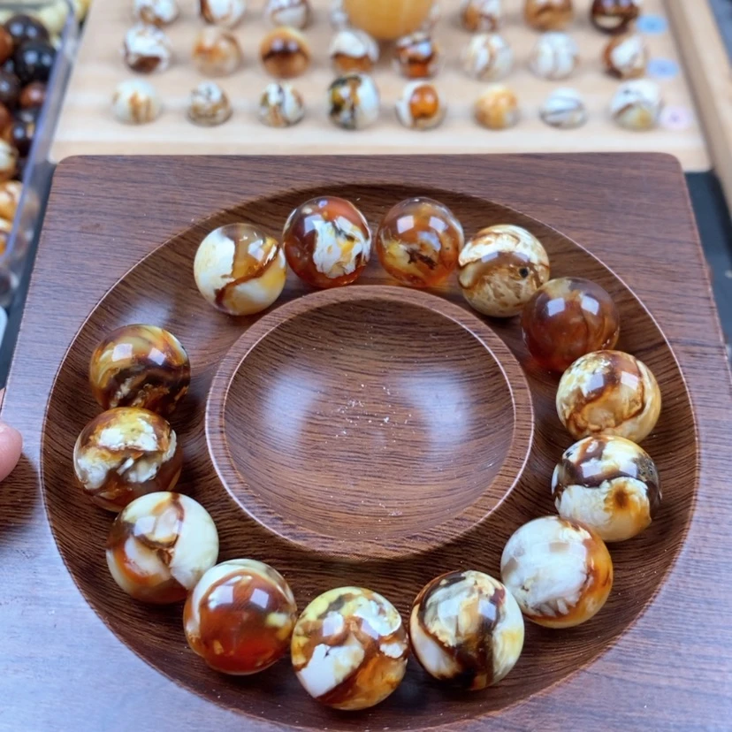 【闪购商品】琥珀裸石未镶嵌麻*道