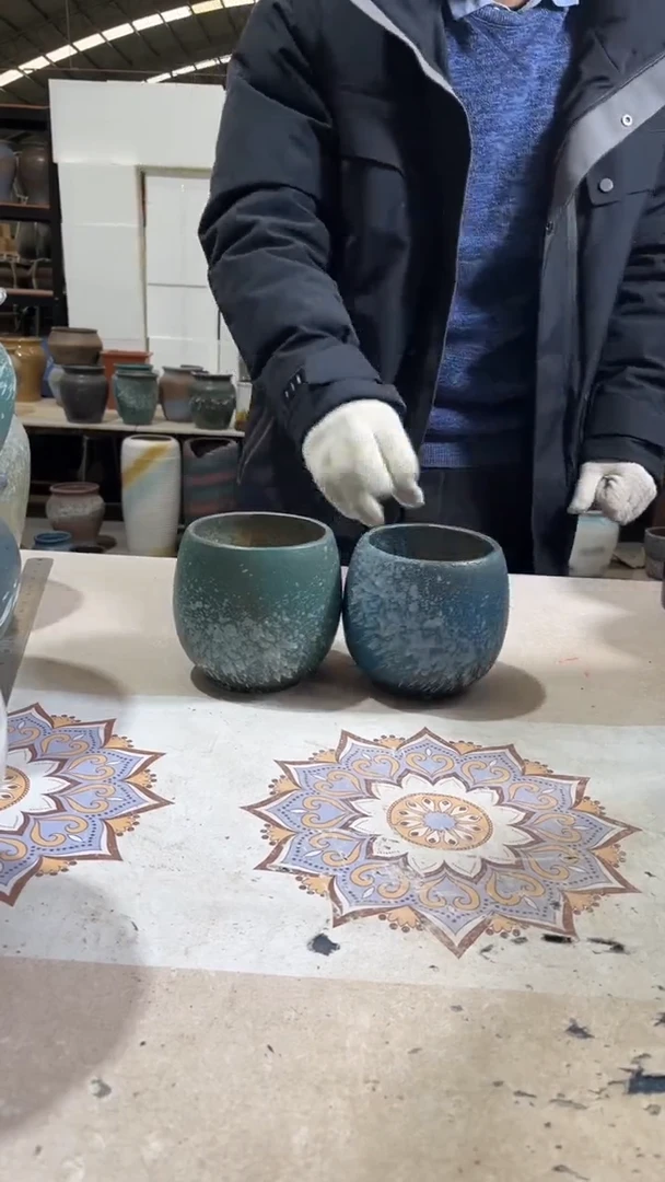 【闪购商品】瓷罐高13口10微瑕-颜色随机(介意慎拍)