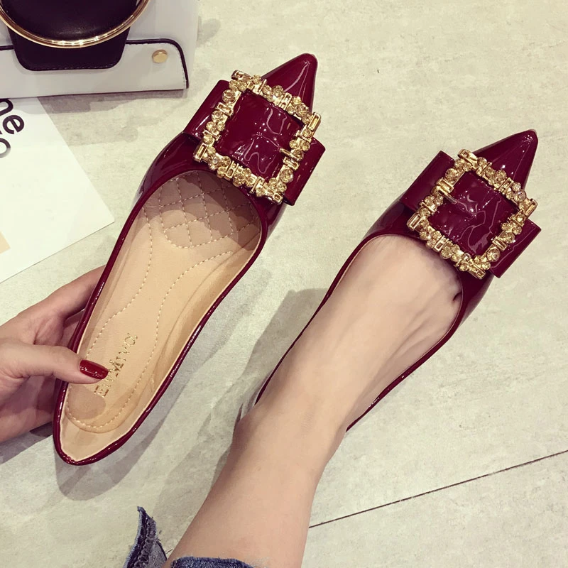 尖头平底鞋女单鞋浅口2023春季新款软底漆皮时尚百搭瓢鞋红色婚鞋