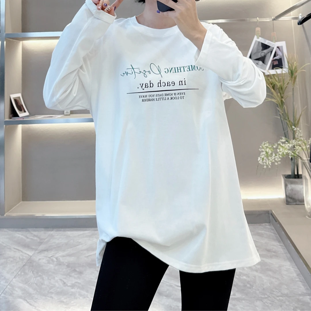 9553绿色字母长袖白T时尚新款字母图案宽松慵懒风圆领休闲