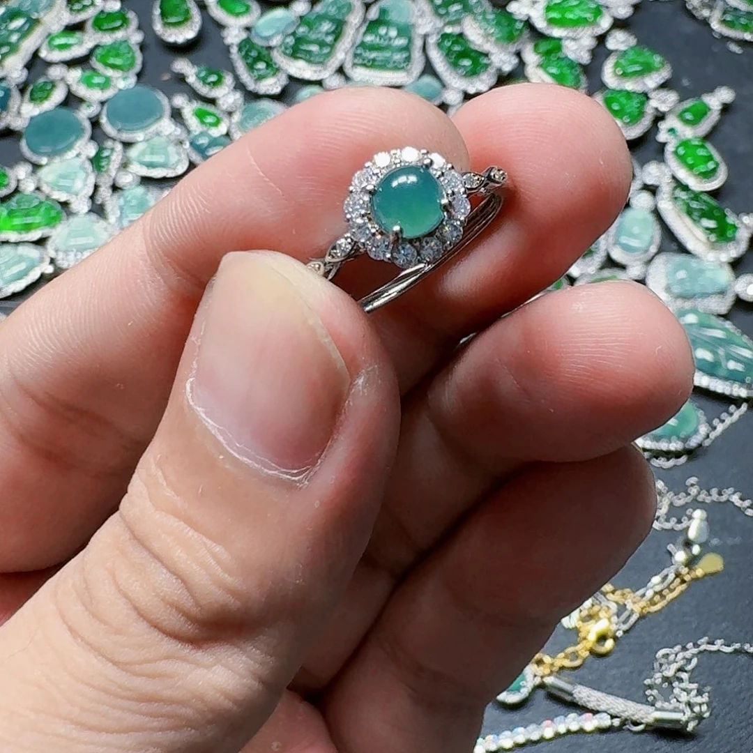 翡翠颈饰未镶嵌天然A货翡翠放漏