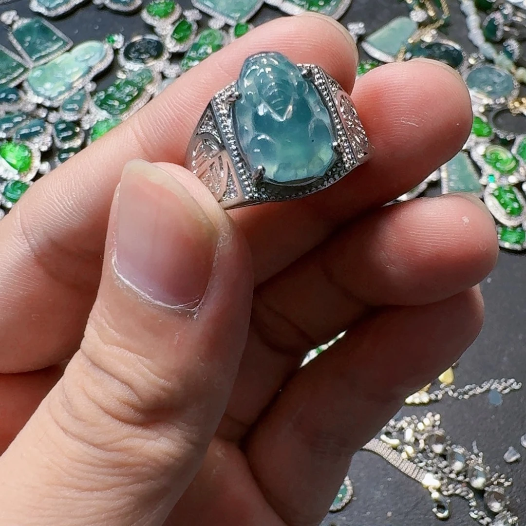 翡翠颈饰未镶嵌天然A货翡翠放漏