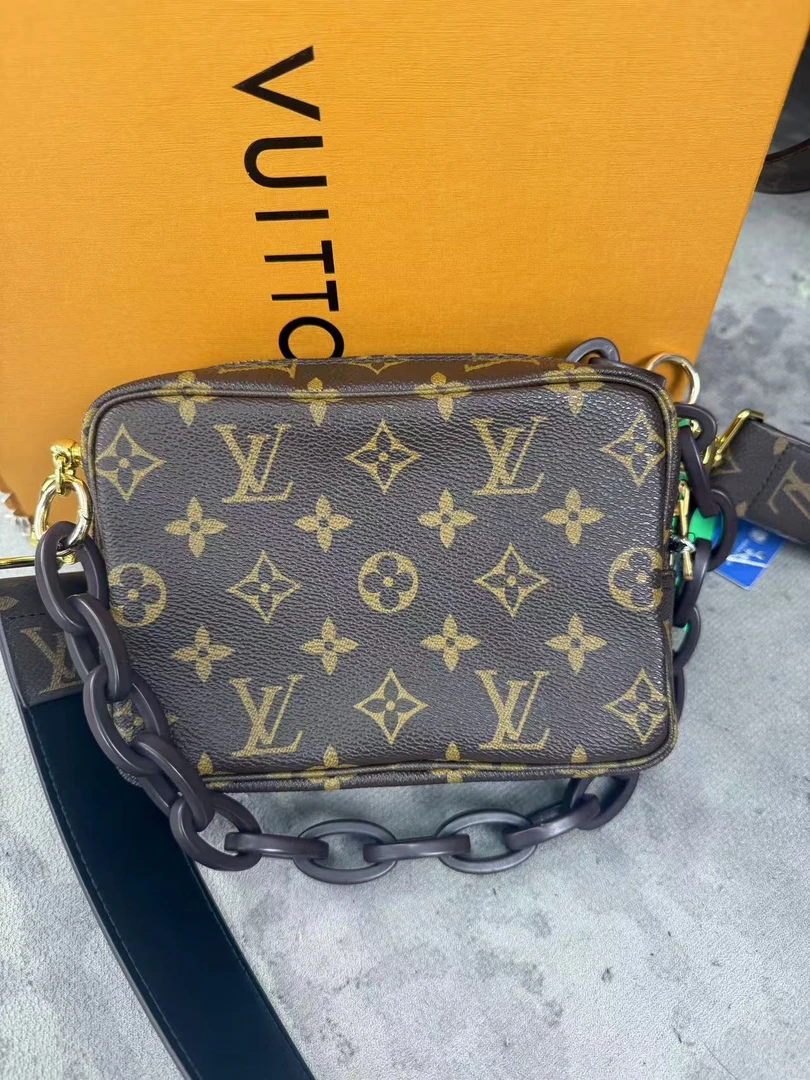 99新 LouisVuitton/路易威登  时越二奢/LV/洗漱手拿包经典