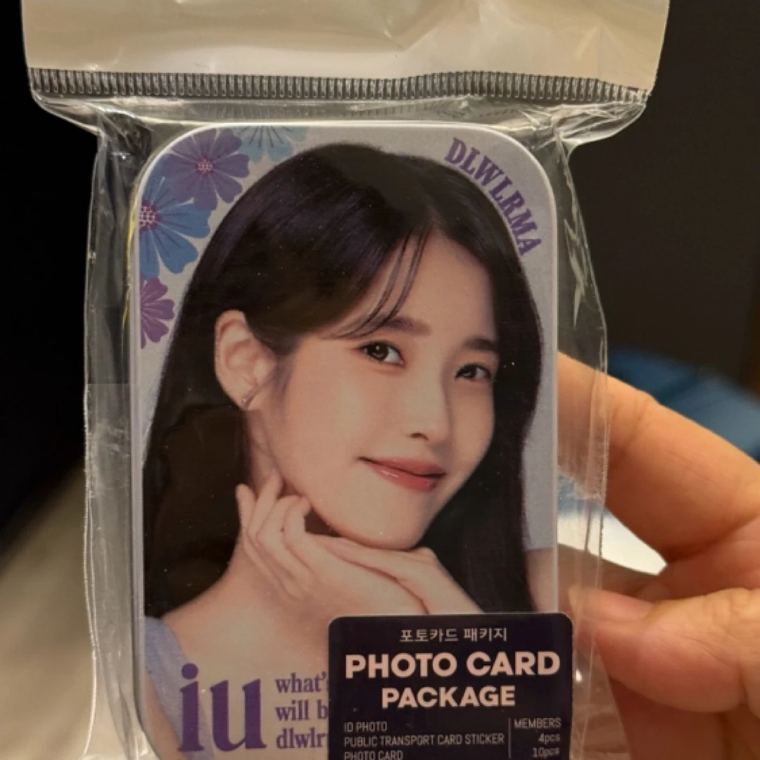 编号003  IU周边铁盒 Photocard
